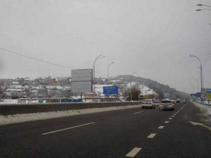Билборд B в Лесниках (Киевской обл), 6х3  Дніпровське шосе, траса Н-01 "Київ-Знам'янка", км 20+750 право, через 50м після повороту на с. Лісники та магазину АТБ, ринок, низ фото 1