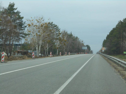 Billboard B in Vorzel, 6х3  смт. Ворзель, траса М-07 "Київ-Ковель", км 33+890 ліво, через 790м після повороту до ресторану "Шкіпер", за 490м до автобусної зупинки, за 560м до повороту на вул. Паркова Photo 1