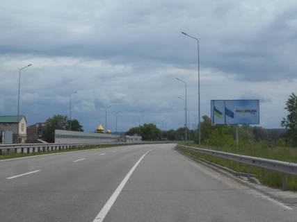 Билборд A в Таценках, 6х3  с. Таценки, Дніпровське шосе, траса Н-01 "Київ-Знам'янка", км 40+030 право, біля автобусної зупинки, перед мостом через р. Стугна фото 1