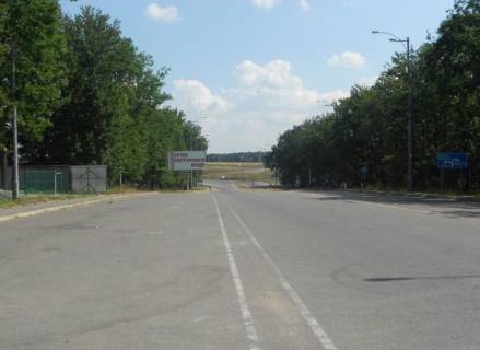 Billboard B in Uman m. Uman', st. Vizvoliteliv, za 230m do viizdu na trasu M-05 (st. Banderi Stepana), cerez 175m pisla avtobusnoi zupinki ta 235m pisla povorotu na st. Pikovec'ka Photo 1