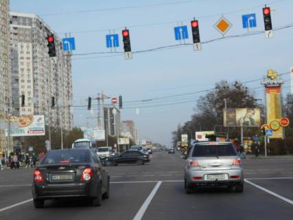 Билборд A в Бровары м. Бровари, вул. Київська, 294, через 50м після перехрестя з Героїв України вул. (кол. Гагаріна) та вул. В'ячеслава Чорновола, навпроти магазину Сільпо та автобусної зупинки фото 1