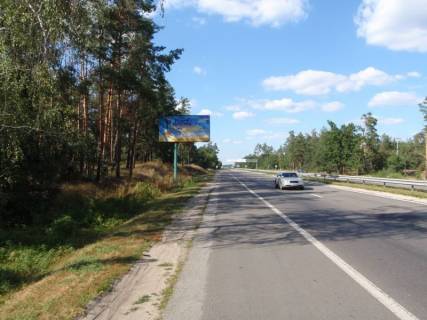Билборд B в с. Романкове, 6х3  Дніпровське шосе, траса Н-01 "Київ-Знам'янка", км 31+800 право, на пішохідному переході фото 1