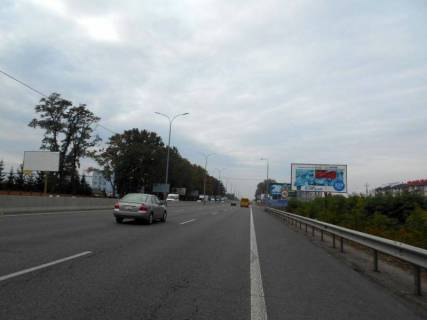 Білборд A у Києві с. Гатне, траса М-05 Київ-Одеса, км 14+625 право, через 560м після Нової Лінії та магазину АТБ, за 320м до заїзду у МегаМаркет Гатне, за 465м до повороту на Гатне, Крюківщину, Вишневе Фото 1