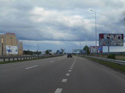 Билборд A в Киеве шосе Дніпровське (шосе Дніпропетровське), траса Н-01 "Київ-Знам'янка", км 24+100 право, через 450м після повороту на с. Ходосівку та АЗС UPG, через 100м після ТЦ "МегаМаркет", за 150м до ТЦ "Аракс" фото 1