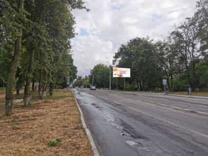Билборд A в Василькове, 6х3  м. Васильків, вул. Декабристів, 43-А, біля автобусної зупинки "Автопарк" та Васильківського об'єднаного міського військового комісаріату, через 230м після АЗС "GLUSCO", через 100м після АЗС "БРСМ НАФТА", за 200м до Ощадбанку фото 1