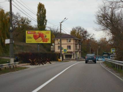 Билборд B в Обухове, 6х3  м. Обухів, вул. Жовтнева, поворот на вул. Козацький Шлях, за 100м до центральної автостанції м. Обухів фото 1