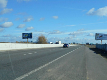 Білборд, Бігборд (Борд)  B у Бровари, 6х3  Траса М-01 "Київ-Чернігів-Нові Яриловичі", км 24+200 лівоо, об'їзд м. Бровари, через 1км після перетину Переяславський шлях (кол. Осипова) та вул. Лагунової, ресторану "Петрівський Бровар" та АЗС ОККО, за 1.3км до повороту на трасу Р-03 (Північно-Східний Фото 1