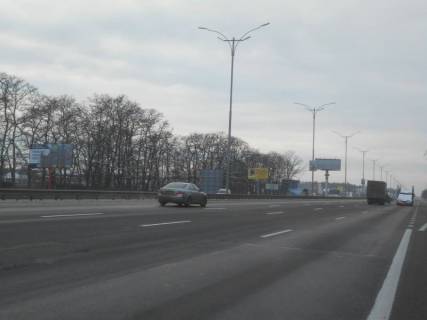 Билборд B в Киеве, 6х3  Бориспільська траса, траса М-03 "Київ-Харків", км 30+200 право, через 400м після АЗС АМІС, через 800м після повороту на с. Гора, за 180м до автобусної зупинки фото 1