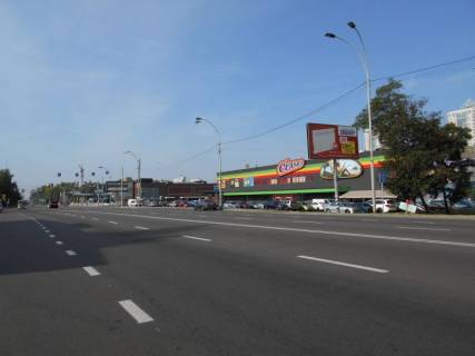 Билборд A в Бровары м. Бровари, вул. Київська, 241 (навпроти будинку 296), за 125м до перехрестя з Героїв України вул. (кол. Гагаріна) та вул. В'ячеслава Чорновола, біля магазину Сільпо та навпроти автобусної зупинки фото 1