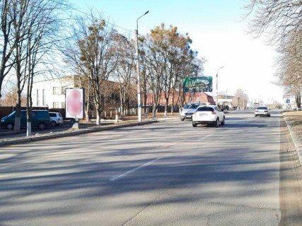 Ситилайт B в Василькове, 1,2х1,8  м. Васильків, вул. Декабристів, 43, біля автобусної зупинки "Автопарк" та Васильківського об'єднаного міського військового комісаріату, за 290м до АЗС "GLUSCO", за 160м до АЗС "БРСМ НАФТА", через 140м після Ощадбанку фото 1