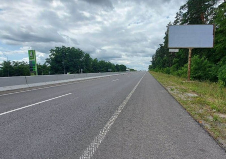 Билборд A в Заліссі, 6х3  с. Залісся, чернігівська траса, траса М-01 "Київ-Чернігів-Нові Яриловичі", км 43+500 ліво, вул. Київська, навпроти АЗС "ОККО", за 950м до повороту на завод "Coca-Cola" та АЗС "ОККО", через 450м після ресторану "Три козаки" фото 1