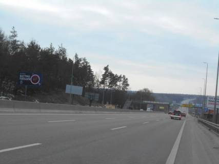 Білборд, Бігборд (Борд)  B у Києві с. Віта-Поштова, траса М-05 Київ-Одеса, км 18+640 ліво, за 180м до автобусної зупинки та повороту на с. Віта-Поштова та с. Круглик   Фото 1