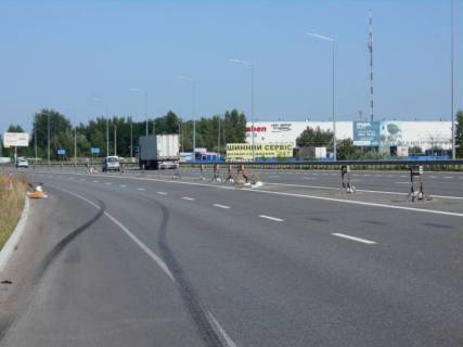 Билборд A в Калиновке, 6х3  с. Калинівка, траса М-01 "Київ-Чернігів-Нові Яриловичі", км 34+600 право, об'їзд м. Бровари, через 150м після Бауміт-Україна, за 200м до повороту на вул. Броварська та Рабен Україна фото 1