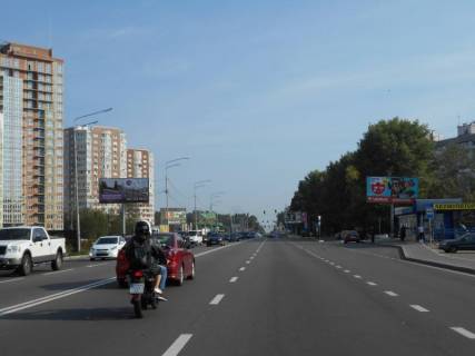 Білборд, Бігборд (Борд)  A у Бровари м. Бровари, вул. Київська, автобусна зупинка, біля магазину Varus, заїзд на ринок Фото 1