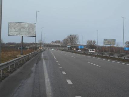 Білборд, Бігборд (Борд)  B у Глевасі, 6х3  смт. Глеваха, траса М-05 Київ-Одеса, км 27+100 ліво, за 460м до АЗС Укрнафта та за 90м до автобусної зупинки, через 610м після розв'язки на м. Васильків Фото 1