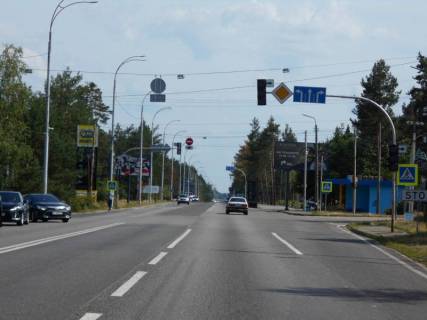 Билборд A в Козине, 6х3  Конча-Заспа, траса Р-01, км 29+930 право, автобусна зупинка "Козин-2", через 110м після повороту на вул. Партизанська, через 190м після супермаркету "FAVORE" фото 1
