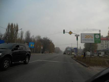 Билборд A в Бровары, 6х3  м. Бровари, вул. Ярослава Мудрого, 88, біля Парку Перемоги та магазину АТБ, перехрестя з вул. Грушевского, навпроти автобусної зупинки фото 1
