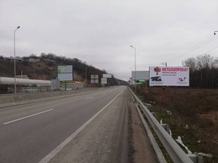 Білборд A у с. Лісники Дніпровське шосе, траса Н-01 "Київ-Знам'янка", км 20+500 ліво, через 50м після повороту на с. Лісники, ресторан "Духм'яна піч" Фото 1