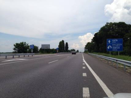 Билборд B в Киеве траса М-05 Київ-Одеса, км 81+740 право, через 445м після повороту на с. Пісчана фото 1