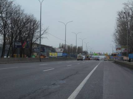 Билборд B в Чабаны с. Чабани, траса М-05 Київ-Одеса, км 14+940 ліво, через 875м після Нової Лінії та магазину АТБ, заїзд у МегаМаркет Гатне, за 70м до автобусної зупинки, за 150м до повороту на Гатне, Крюківщину, Вишневе фото 1