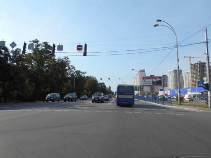 Билборд A в Бровары, 6х3  м. Бровари, вул. Київська, навпроти будинку 312, біля магазину "Епіцентр" та магазину "Novus", за 100м до автобусної зупинки, за 305м до повороту на вул. Козацька, через 50м після повороту на вул. Василя Симоненка та вул. Короленка фото 3