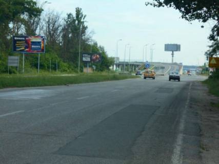 Билборд B в Глевахе, 6х3  м. Васильків, Т-1023, км 2+960 право, виїзд з м. Васильків, розворот на Рославичі, за 100м до зупинки "Польова", перед розв'язкою Київ-Васильків, через 1.1км після поворту на вул. Вокзальна та смт. Глеваха фото 1