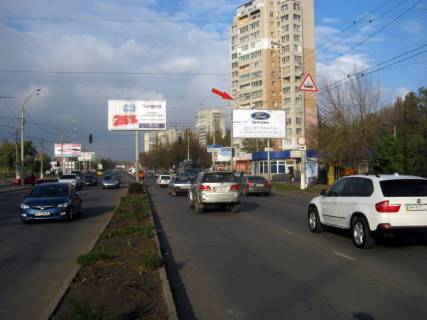 Билборд A в Одессе, 3х6  пр-т Небесної Сотні, 29 - лінія 13 трамваю, Експобуд (А), на світлофорі фото 1