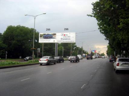 Билборд A в Одессе, 3х6  3 ст ЛюстдорфскоЇ дор, 88 - пл. Толбухіна, з центру (ліворуч) фото 1