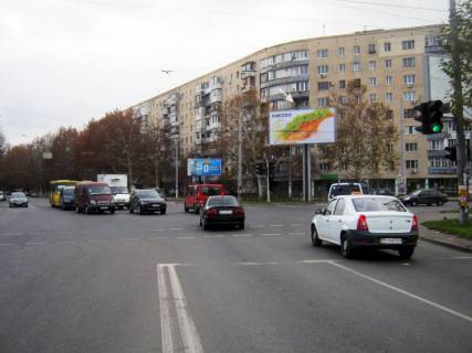 Білборд, Бігборд (Борд)  A у Одесі, 3х6  ул.Королёва - Клюшка (разделитель), от Люст.дор Фото 1