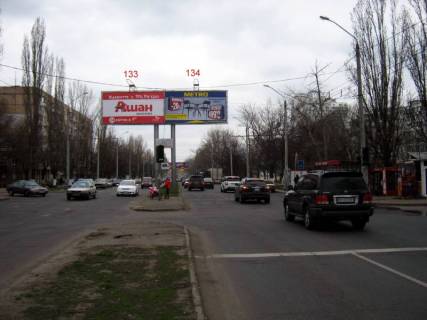 Білборд, Бігборд (Борд)  A у Одесі, 3х6  пр-т Глушко - Океан - с площади (справа) Фото 1