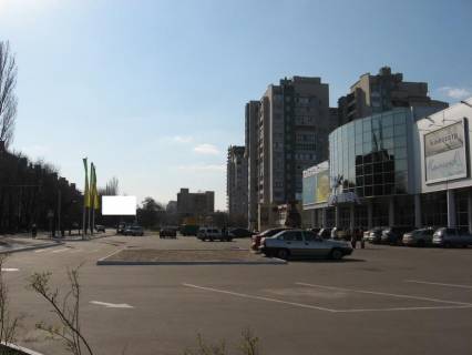 Билборд B в Черкассах, 3в*6ш  вул. Припортова (Героїв Сталінграда), 38 (ТРЦ Дніпроплаза) фото 1