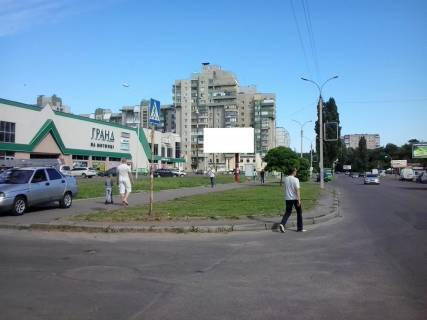 Билборд B в Черкассах, 3в*6ш  вул. Володимира Великого, 55 (ТЦ Гранд Маркет) фото 1