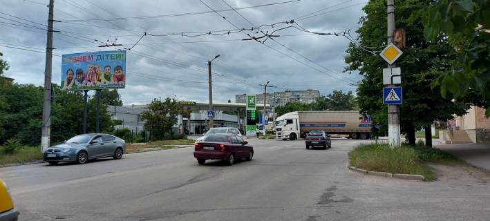Билборд B в Кропивницкий (Кировоград), 3х6  вул. Вокзальна (вул.Жовтневої Революції) фото 1