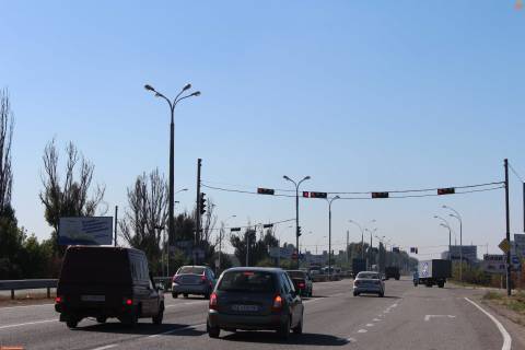 Билборд  в Днепр (Днепропетровск) пр-т Слобожанський (Газети "Правда"), навпроти повороту до ТЦ "Метро", світлофор фото 1