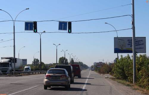 Билборд  в Днепр (Днепропетровск) пр-т Слобожанський (Газети "Правда"), навпроти ТЦ "Метро", біля зупинки, світлофор фото 1