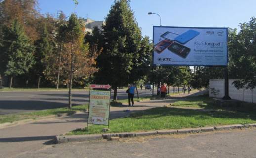 Билборд A в Ровно, 3х6  пр-т Миру в районі перехрестя з вул. Небесної Сотні (Кіквідзе) (А) фото 1