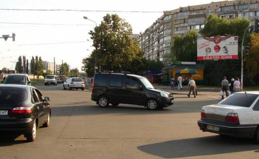 Билборд A в Киеве, 3х6  Закревського/Лифаря вул. (Колиш. Сабурова)/на вуглу дома 49/1 (А) фото 1