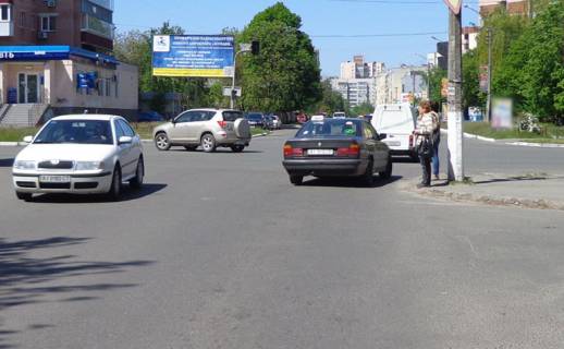 Білборд, Бігборд (Борд)  B у Бровари, 3х6  Бровари бульвар Незалежності,13/вул.Чорних Запорожців (колишня вул.Короленко)/ВТБ банк,Космо (В) Фото 1