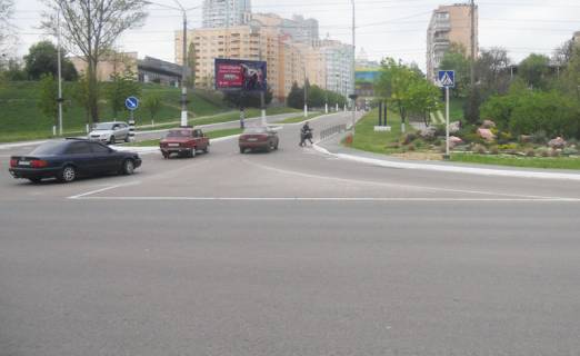Білборд, Бігборд (Борд)  A у Вишгороді, 3х6  Вишгород Набережна/пр-т Шевченко (в центр Вишгорода) (розподілювач) Фото 1