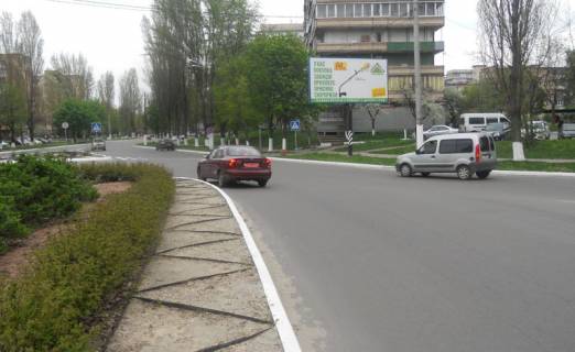 Билборд A в Вышгороде, 3х6  Вишгород вул.Шолуденко,7/Мазепи/клумба-напр.на набережну (А) фото 1