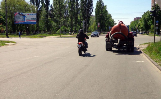 Билборд B в Бровары, 3х6  Бровары бульвар Незалежності - 25-30м після перехрестя з вул.Симона Петлюри (В) в центр Броварів фото 1