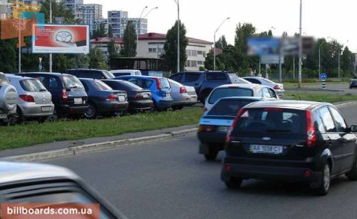 Билборд A в Киеве Оболонский пр-т/ст.М"Оболонь"(А)/по центру разделительной полосы -  на Почайна (колишня Петрівка) фото 1