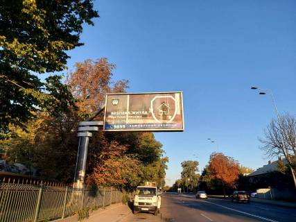 Билборд B в Виннице, 6х3  вул. Магістратська (кол. Першотравнева вул.)(парк ім. Леонтовича) фото 1