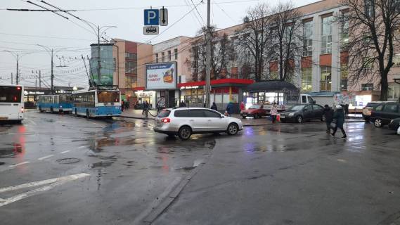 Скроллер A в Виннице, 3.12х2.32  пл. Привокзальна (колишня Героїв Сталінграду)  (Аптека) - 393898 фото 1